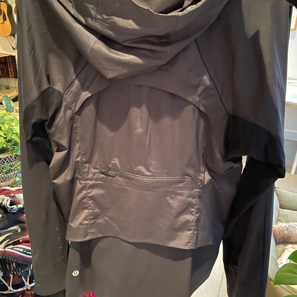 Lululemon Mistover Wind Breaker - Picture 4 of 4
